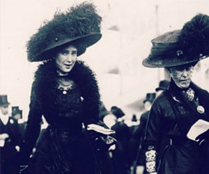 Death Becomes Her: A Century of Mourning Attire